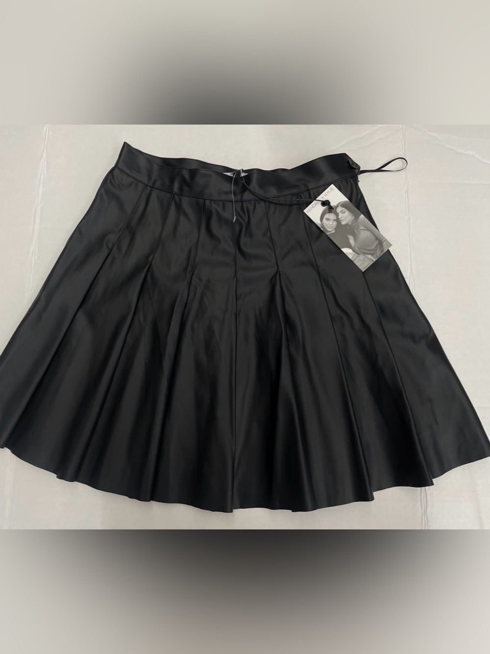 New! Kendall + Kylie pleated skirt black size XS